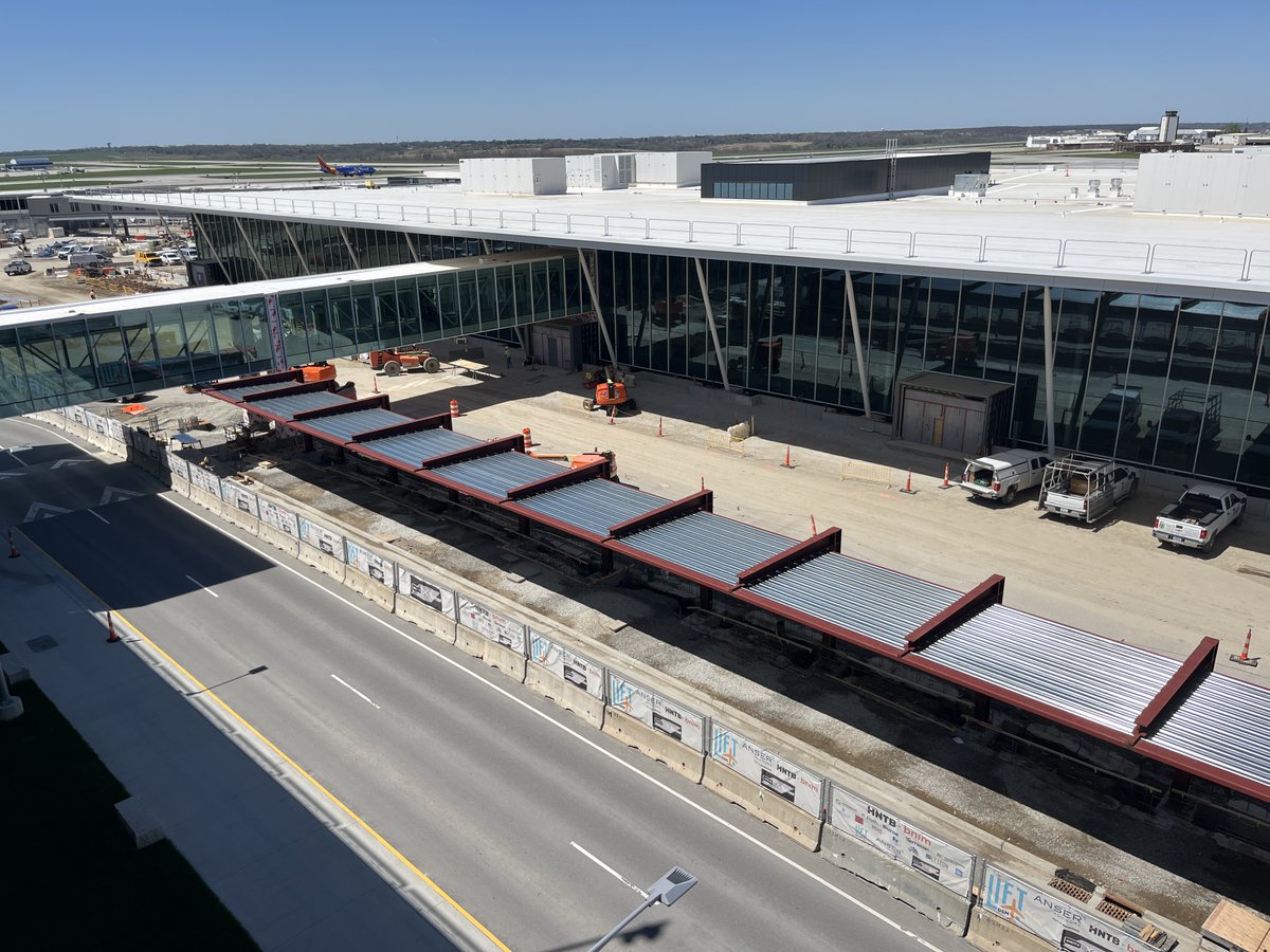 dsmairport's tweet photo. Catching some sunshine while we can ☀️
The new canopy over the commercial lanes is going up, adding important coverage to help keep operations moving smoothly through rain or snow. Yes, we did say the "s" word in April. Our apologies ...
#FlyingProgress https://t.co/P5uEpXO2Xy