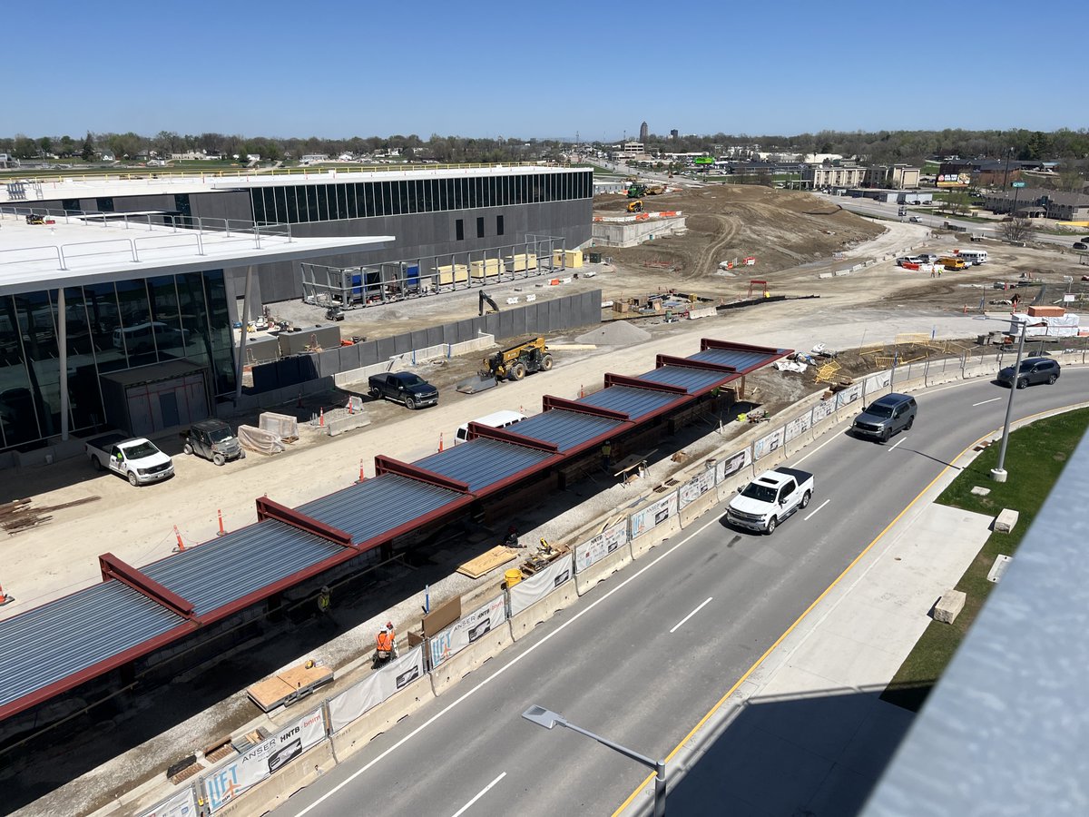 dsmairport's tweet photo. Catching some sunshine while we can ☀️
The new canopy over the commercial lanes is going up, adding important coverage to help keep operations moving smoothly through rain or snow. Yes, we did say the "s" word in April. Our apologies ...
#FlyingProgress https://t.co/P5uEpXO2Xy