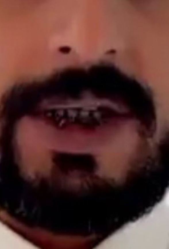 almady_ali's tweet photo. @TARIQ_UK2 والدليل ان أهلك طاردينك وعايشين بخير في المملكة ياكذوب😂😂😂

المشكلة ان حتى هو لولا الحشيش كان عايش بخير لكن الكيف صعب💔 https://t.co/HTTzzebwh8