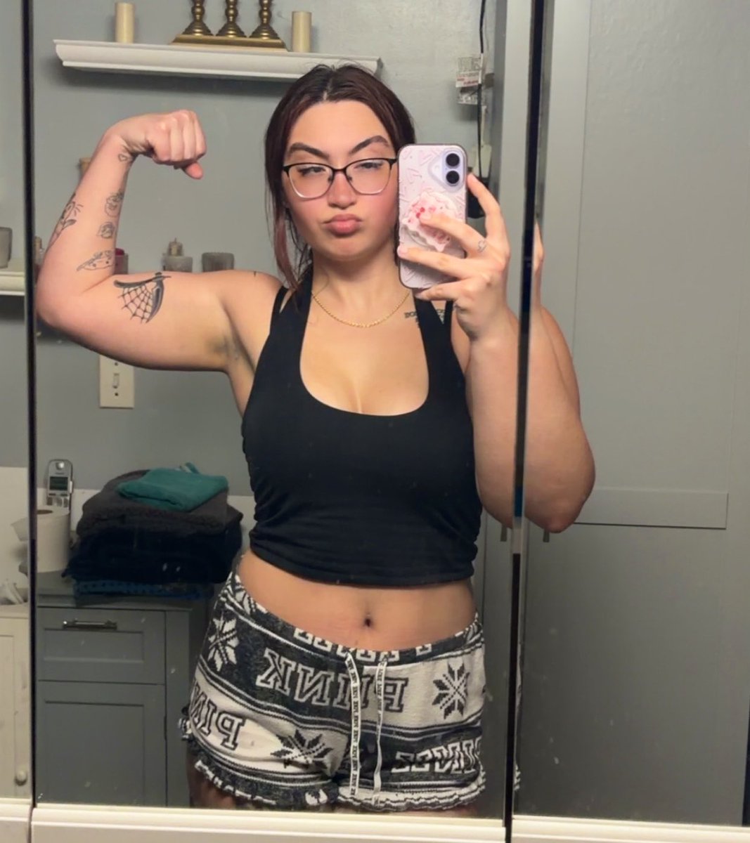 ✝︎ ℂ℩ℕℕ₳ ✝︎ tweet media