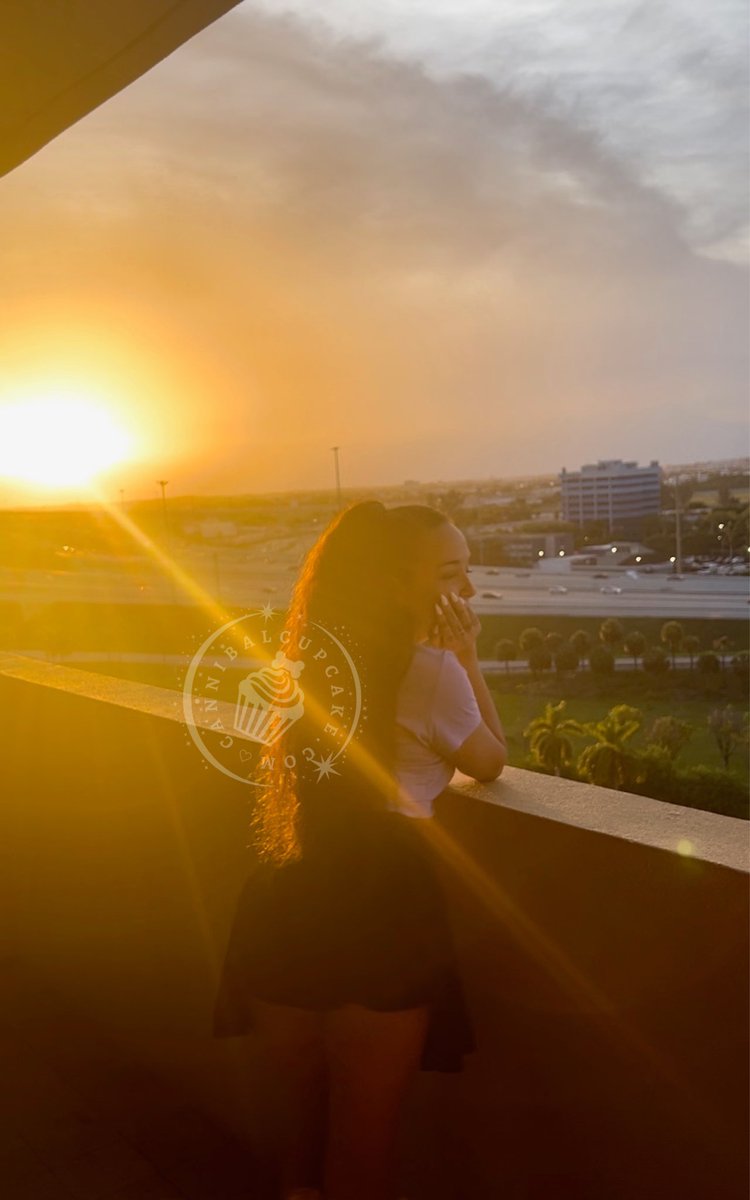 Cannibal cupcake tweet media