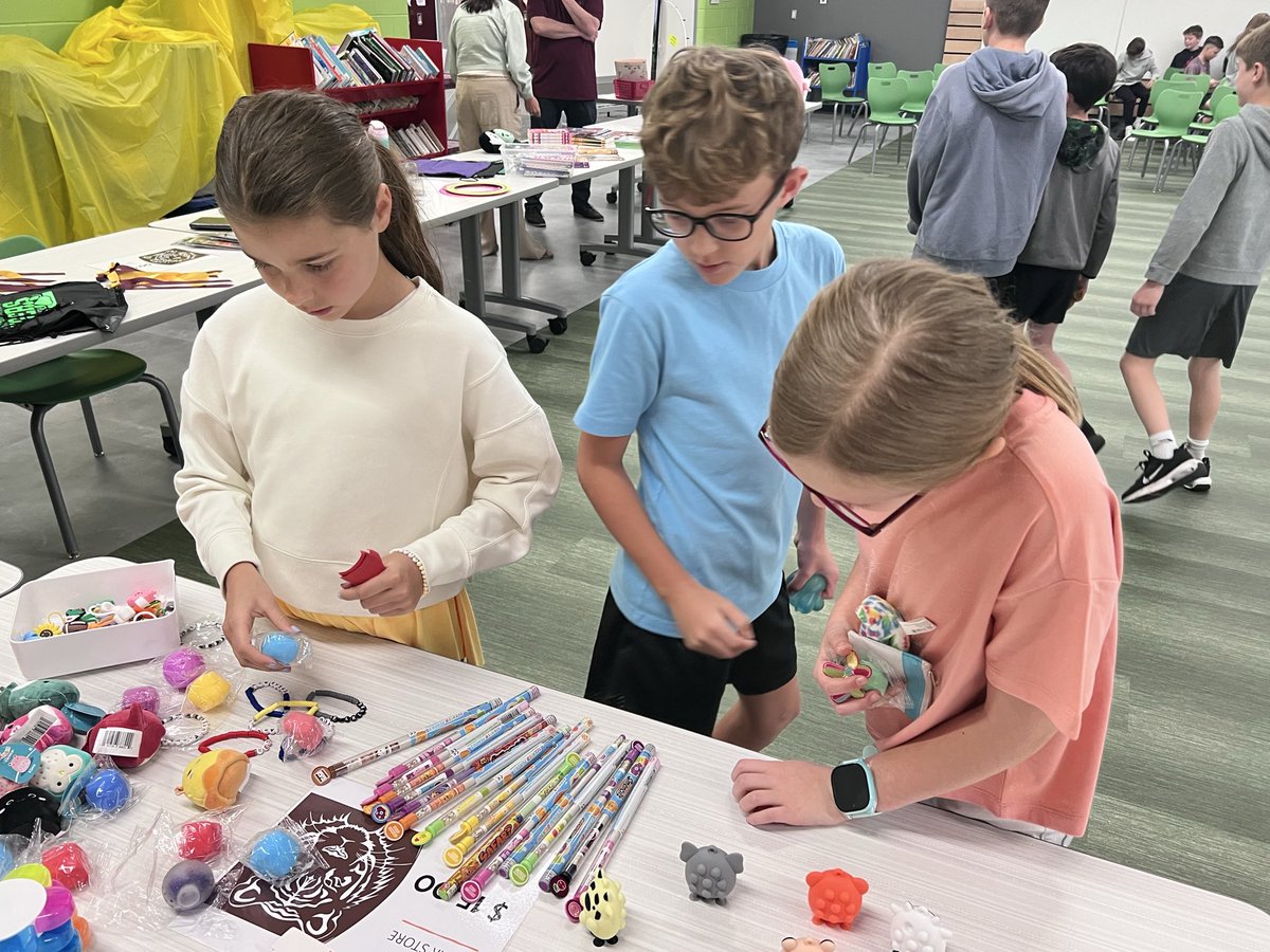 Chelsea_Tigers's tweet image. Quarter 3 Roar Store is open for business! #WeAreChelsea #LightsCameraAction