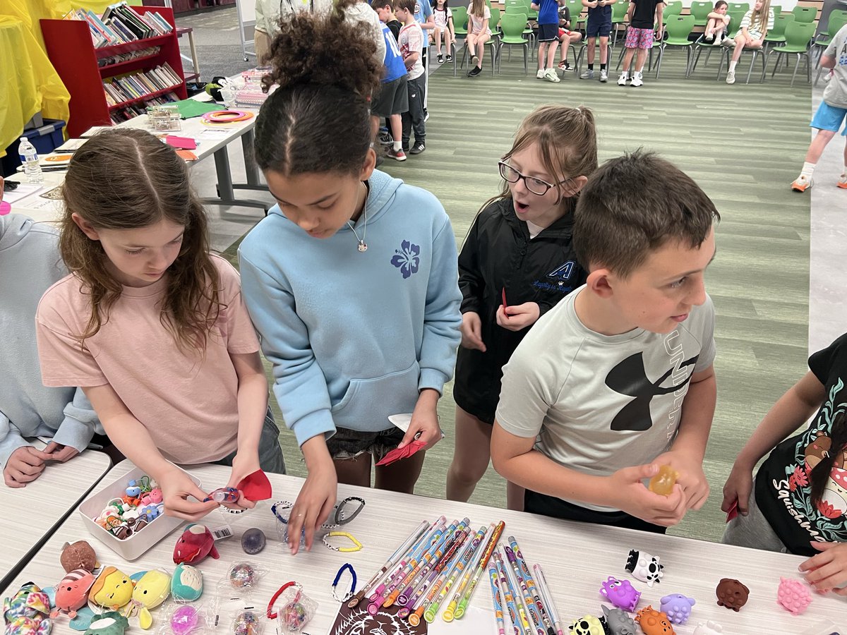 Chelsea_Tigers's tweet image. Quarter 3 Roar Store is open for business! #WeAreChelsea #LightsCameraAction