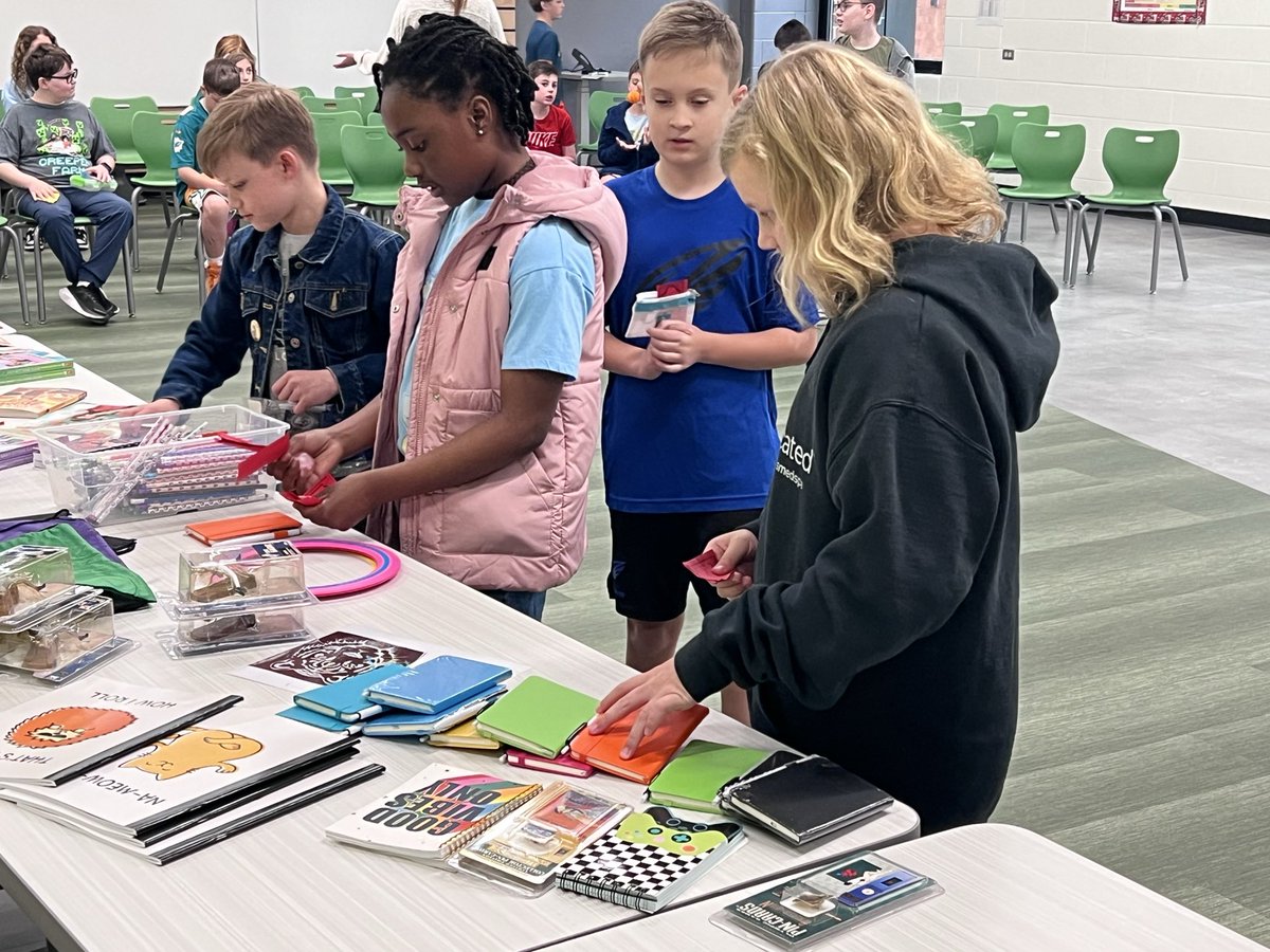 Chelsea_Tigers's tweet image. Quarter 3 Roar Store is open for business! #WeAreChelsea #LightsCameraAction