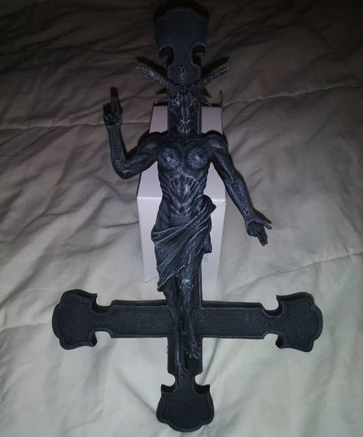 lillmisstee's tweet photo. Hail Satan 😈 https://t.co/gqMeNvP5ZP