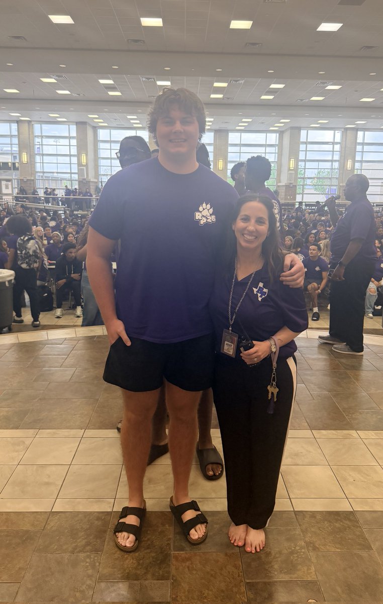 DrDJackson4's tweet image. Class of 2026 panoramic today @RPHS_Panthers10 .
Tallest and shortest, both striving for greatness!
#greatdaytobeapanther 
#classof2026 
@RPHS_CCR 
@FortBendISD