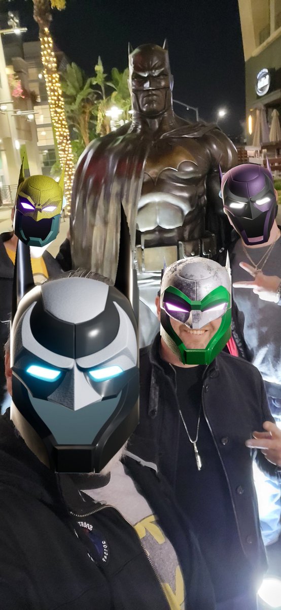 OG_big_papa's tweet image. Today's #ThrowbackThursday is gonna take us back to my VERY FIRST NFT in May of 2022.

It was a Batman cowl because I bought early tickets to The Batman. 

It was fun. It was cool. Lot's of interesting &amp;amp; knowledgeable people. It had its ups &amp;amp; its downs.
Had my first nft "meet