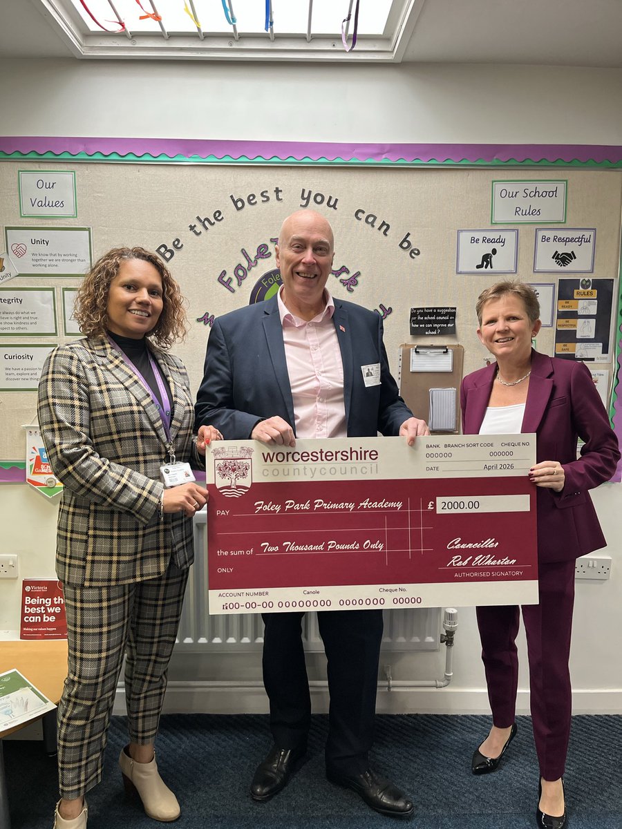 FoleyPAcademy's tweet photo. Thank you to Cllr Rob Wharton for kindly donating £2000 to our school - to fund new exciting Phonics books and provide all-in-one waterproofs for every single  Nursery child - promoting outdoor learning. @sin_22 @VicAcademies https://t.co/7T0dJFT20k