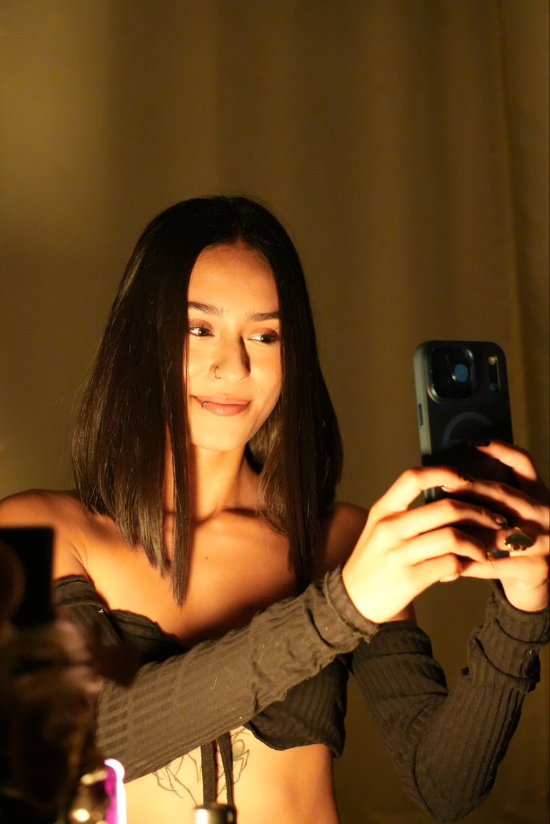 Mel tweet media