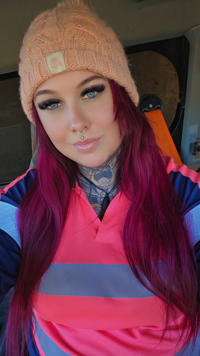 M1ssatude's tweet image. Hope everyone has a good weekend ❤️ #selfie #goodfriday #fyp #blueyes