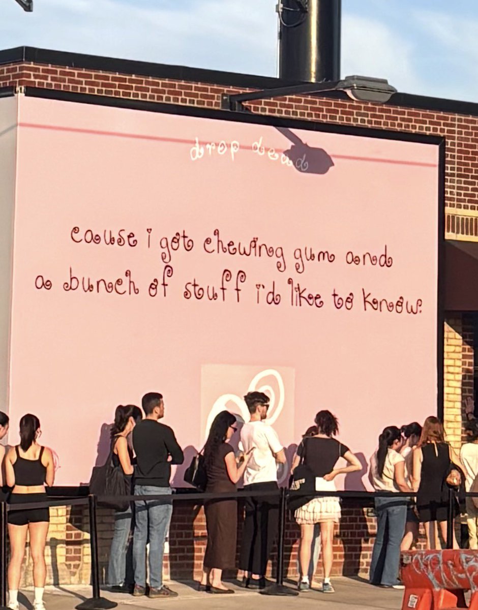 Update Olivia Brasil tweet media