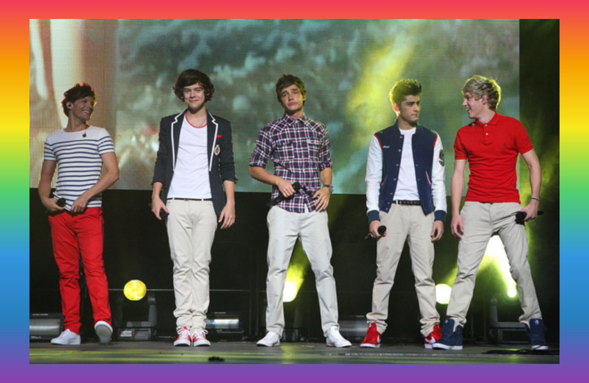 KStomska's tweet image. 14  yrs ago today we were blessed with this photo taken during their show in Melbourne 
#OneDirection #OT5Forever #Throwback #memories