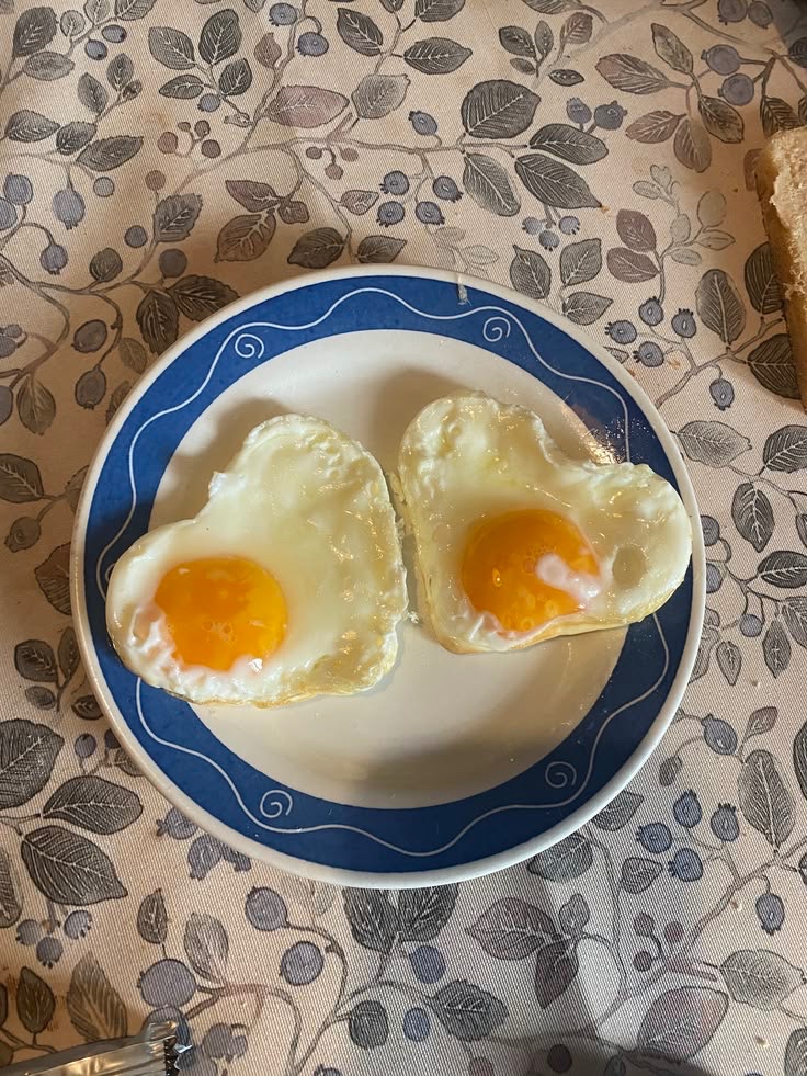 limbicangel's tweet image. ♯┆food poll - eggs  edition ˙★ ̟  

🏷️ #edtwt #mealspo #foodpoll  #ricecaketwt #shedtwt #thisorthat #interactive #interactivethread