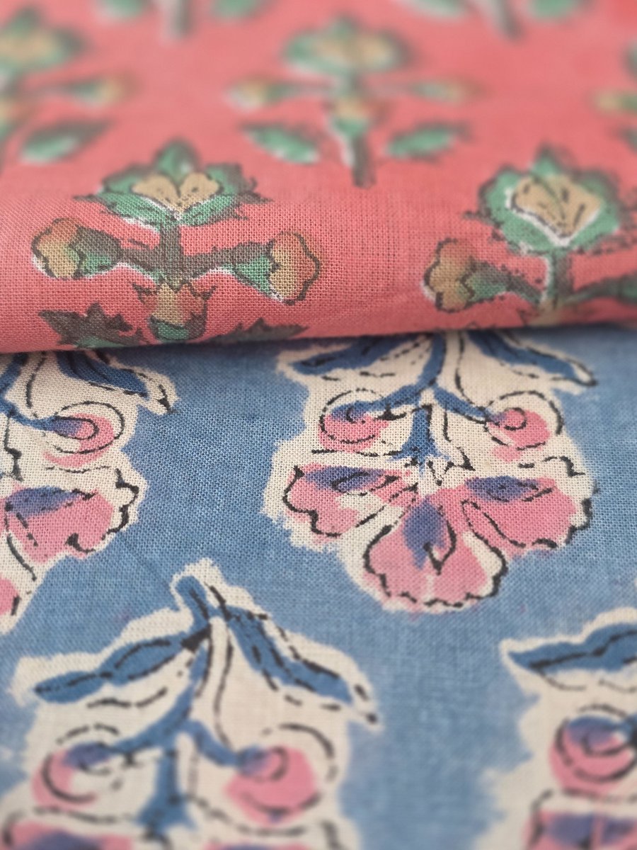 昨日ブロックプリントが納品された
売場はバザールで大忙し
そんな中で、スタッフが協力して
お店出し処理してくれた
今日出します
「春布」
思う存分楽しんでください