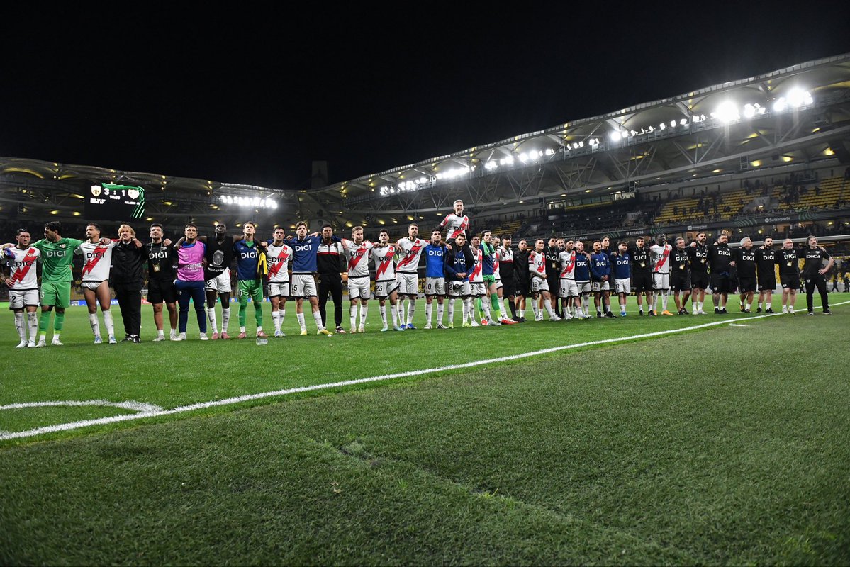 Seguís todos vivos? 😂😱 
Este grupo de colegas ha hecho HISTORIA! Vamos a por más? 
Gracias a todos los desplazados y a toda la gente del barrio!❤️