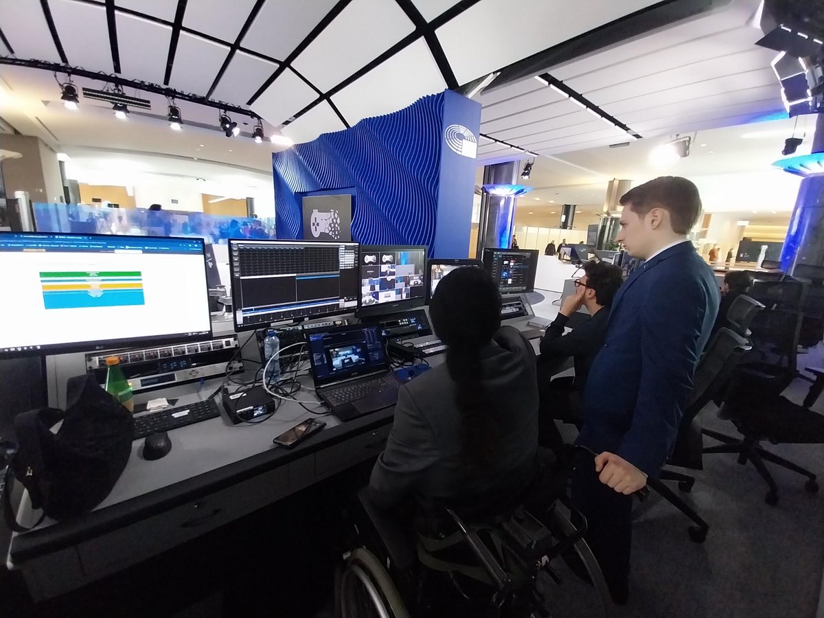 Moritz Katzner tweet media