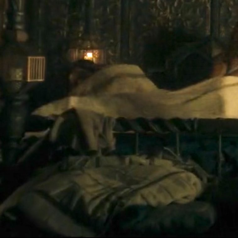 fuckalicent's tweet image. Alicent’s dress out in the living room area while criston’s clothes are next to the bed meaning she got undressed first and was naked when he wasn’t #thinking #corn #plate #mybrand 😛