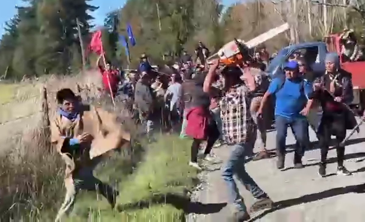 Condeno la violencia y falta de respeto. con mayor razón en un contexto tan delicado como un Eluwun donde hay niñ<a href="/s/">『S』</a> y  familia presente, solo contribuye a la división y estigmatización del Mapuche. Expreso mi apoyo a la Machi Millaray Huichalaf autoridad ancestral
#Itxofillmongen