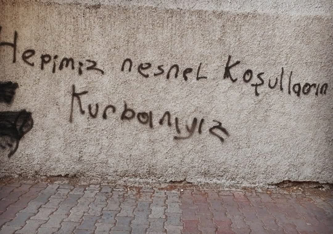 Yetmeye çalışırken ne çok yoruyoruz ponçik yüreğimizi...😌