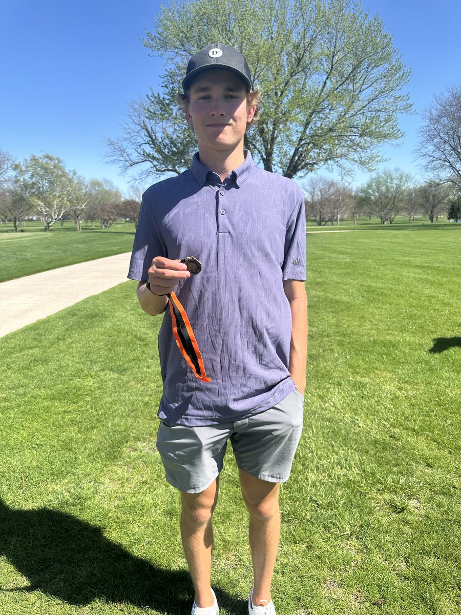 Congratulations to Nathan Kosmicki for placing 4th overall at the Hastings invite and the team for setting a new team PR!
Nathan Kosmicki-73
Luke Ellis-81
Hudson Williams-81
Kameron Nelson-83
Noah Bauer-99
Team PR of 318