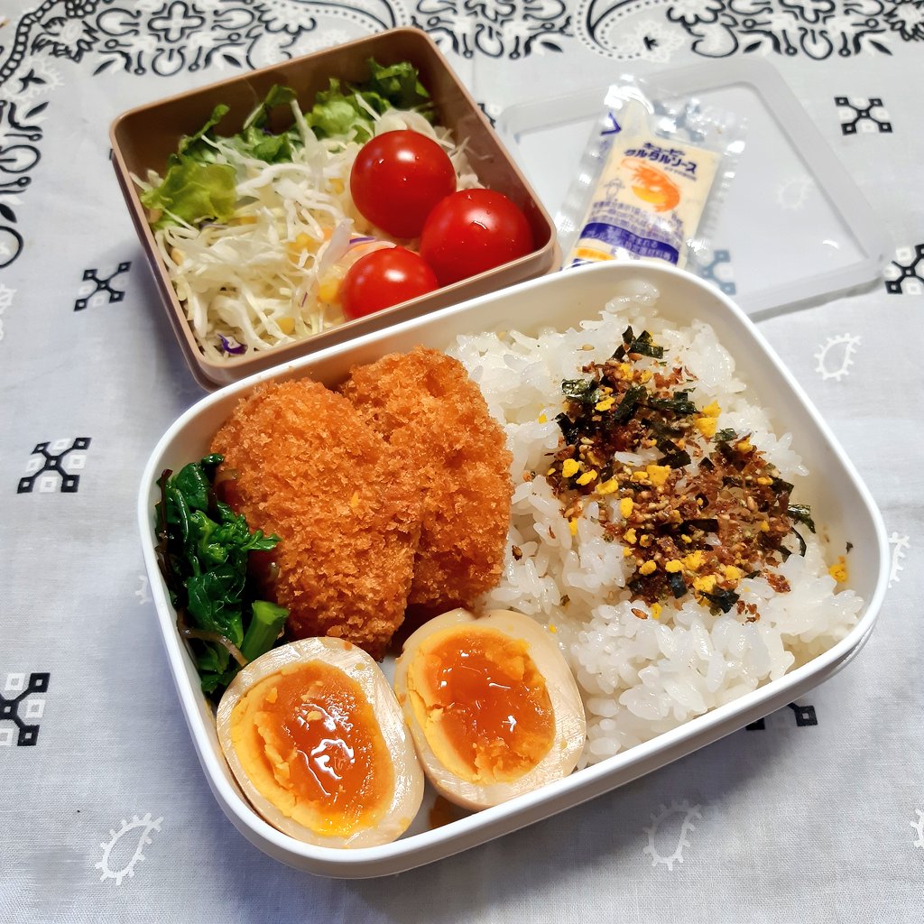 bento_yoco's tweet photo. お弁当🍱記録
おはようございます✨
今日のお弁当です
みんなに幸あれ🎵
#お弁当 #お弁当記録 
#お弁当作り #お昼ごはん
#bento #lunch #lunchbox https://t.co/Xl8EQBQ0zN