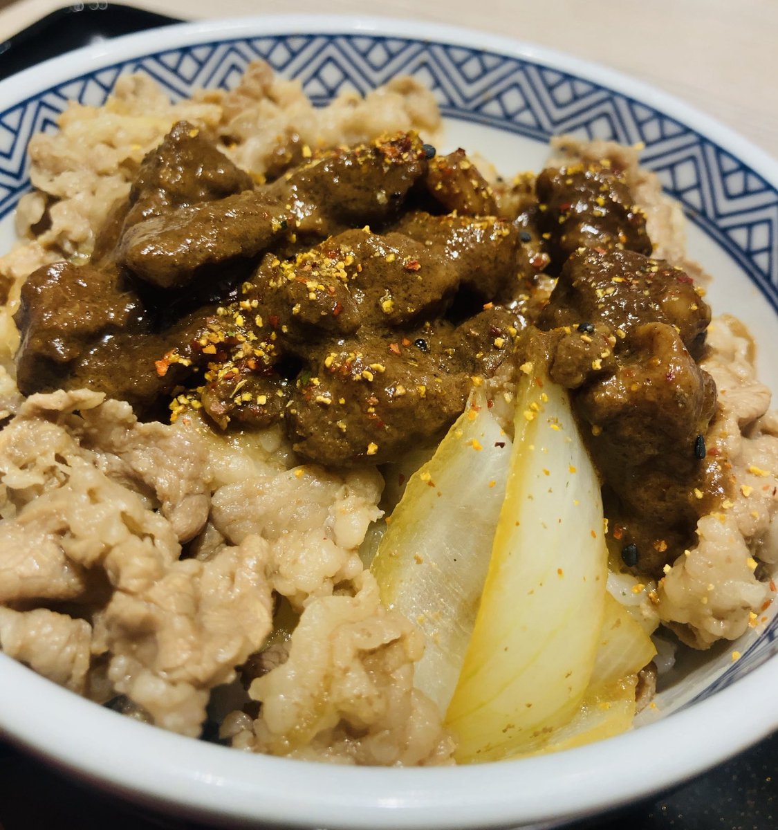 「吉野家」さんの「魯肉牛丼」