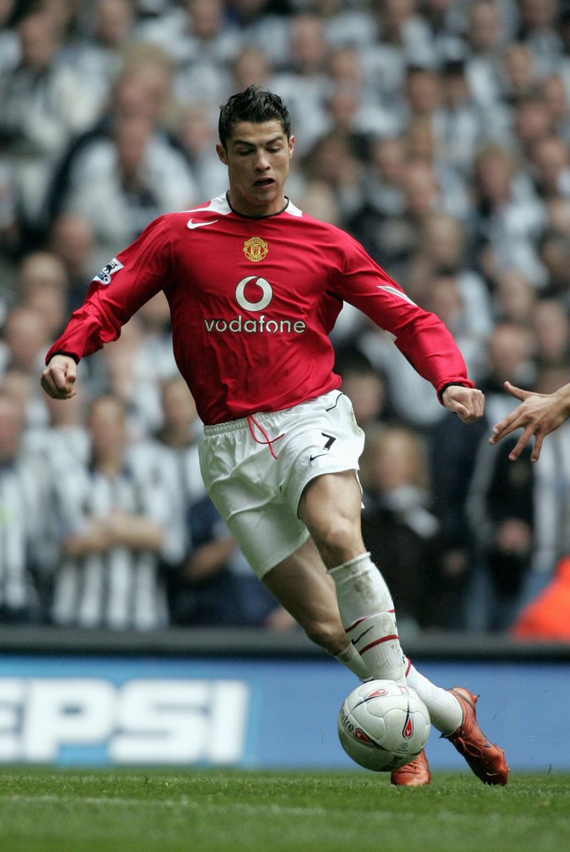 CR7HQ_'s tweet image. FA Cup Semi Final - Manchester United v Newcastle United
on April 17, 2005
#CristianoRonaldo #ManchesterUnited
