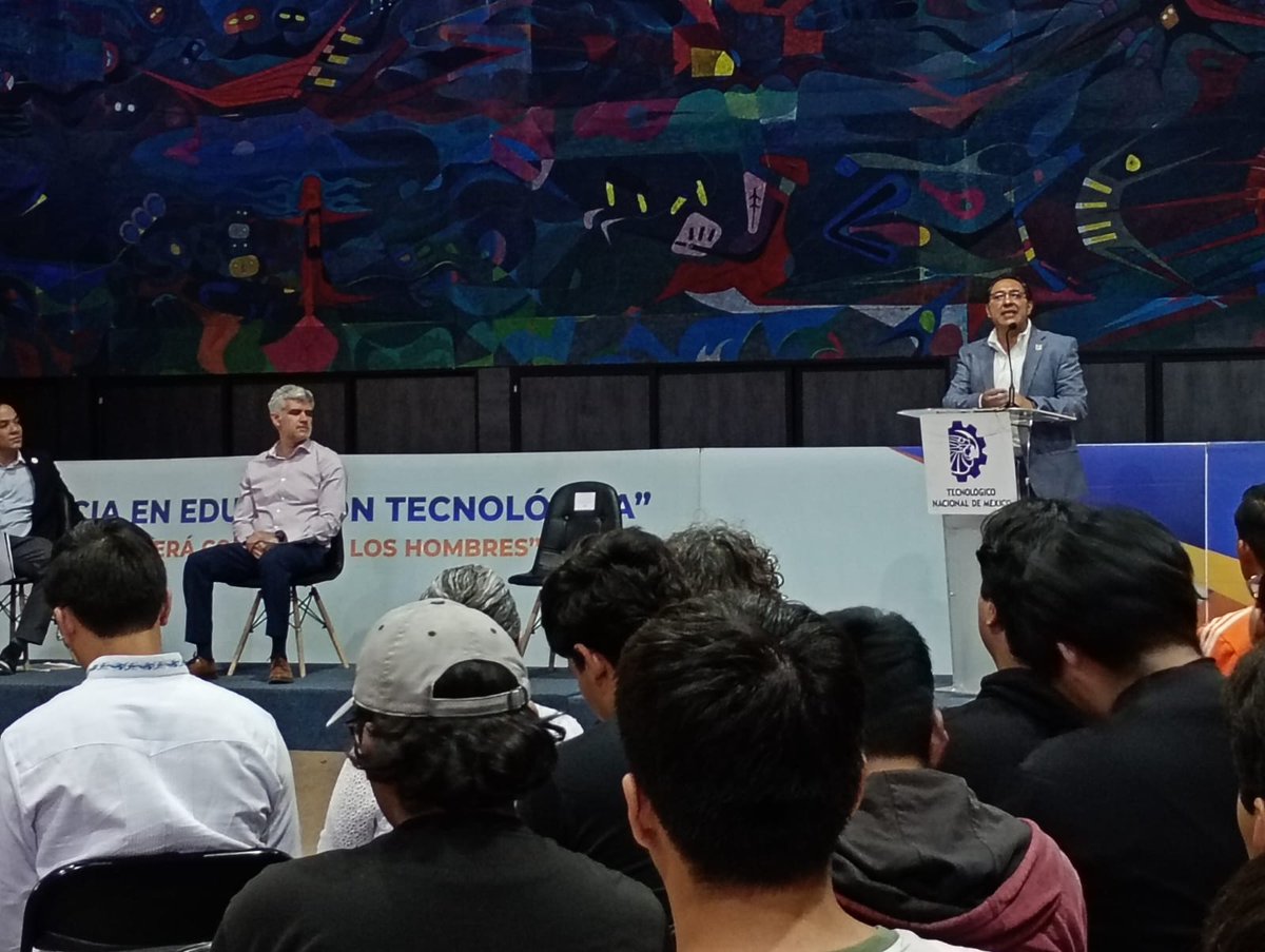 👍🏼 Oscar García González, secretario de la contraloría, hablo a los jóvenes del ITQ sobre la importancia de los valores, durante la presentación de Corrupción Cero,  junto con la Subsecretaría de Buen Gobierno, encabezada por Alejandro Encinas Nájera. #Contigo #JuntosAdelante