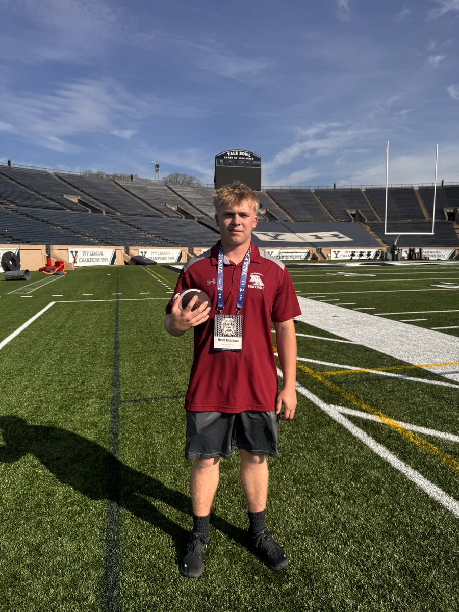 masona_3412's tweet photo. Thank you @coach_smcgowan and @ChrisBergeski for having me out to a Yale spring practice. I enjoyed seeing the team up close and learning more about Yale. @solishsfbcoach @350by50_CoachBF @SammyCoach @1_bubs @Coach_Britton https://t.co/DNLZnoSjDS