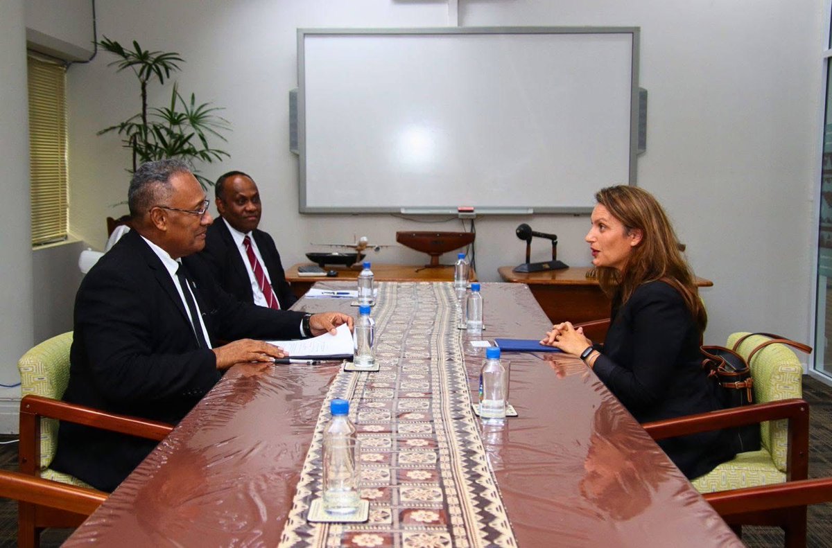 KosovoinAUS's tweet photo. Ambassador Bërdynaj Shala met with Fiji 🇫🇯 Minister of Foreign Affairs, the Honourable Sakiasi Ditoka. Highlighting their shared goal to strengthen cooperation, they discussed bilateral initiatives and the potential to expand diplomatic representation and exchanges.

🇽🇰🤝🇫🇯 https://t.co/2pLowKyZTr