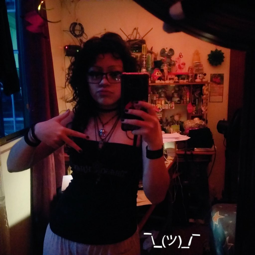 Girl Who Develops Crime Scene Photos tweet media