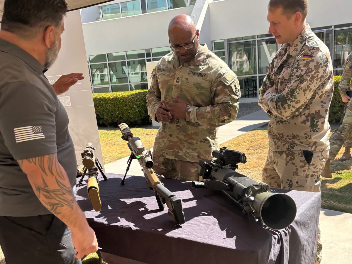 CPEGround's tweet photo. CPE Ground is @ the SGM Academy, giving current &amp; future SGMs an inside look @ the innovative, cutting-edge weapons, enablers, &amp; protective gear shaping the future of formation-based architecture.🛡️
#CPEGround #CPEGroundCP #ArmyLeadership #ArmyAcqReform https://t.co/C0hS13zO3D