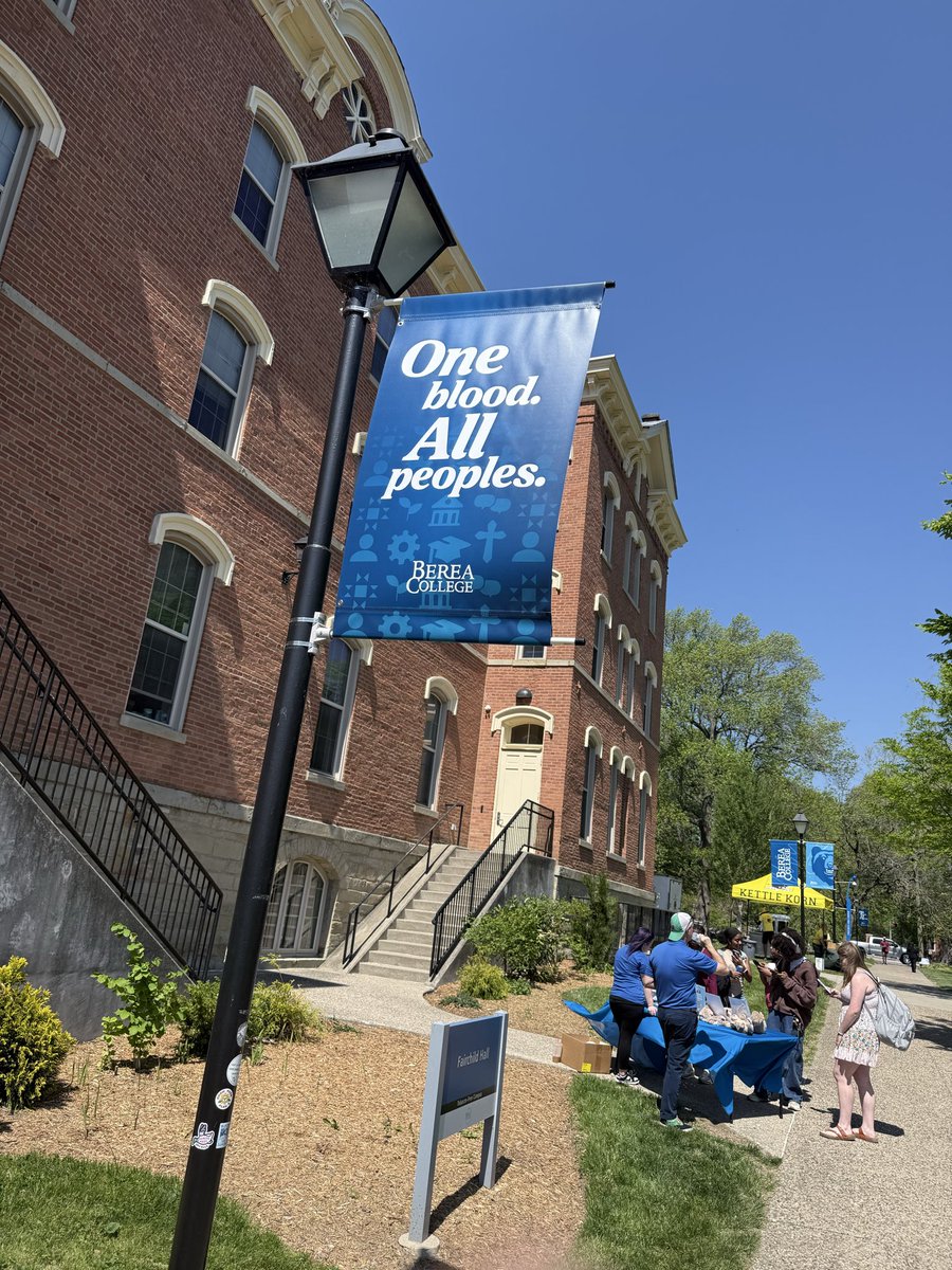 CoachM_Garvin's tweet photo. Great visit today to @bereacollege on behalf of @NationofCoaches ! Beautiful campus with exceptional people. #TogetherWeWin #TheBestHasYetToCome https://t.co/QVD1cdEq8z