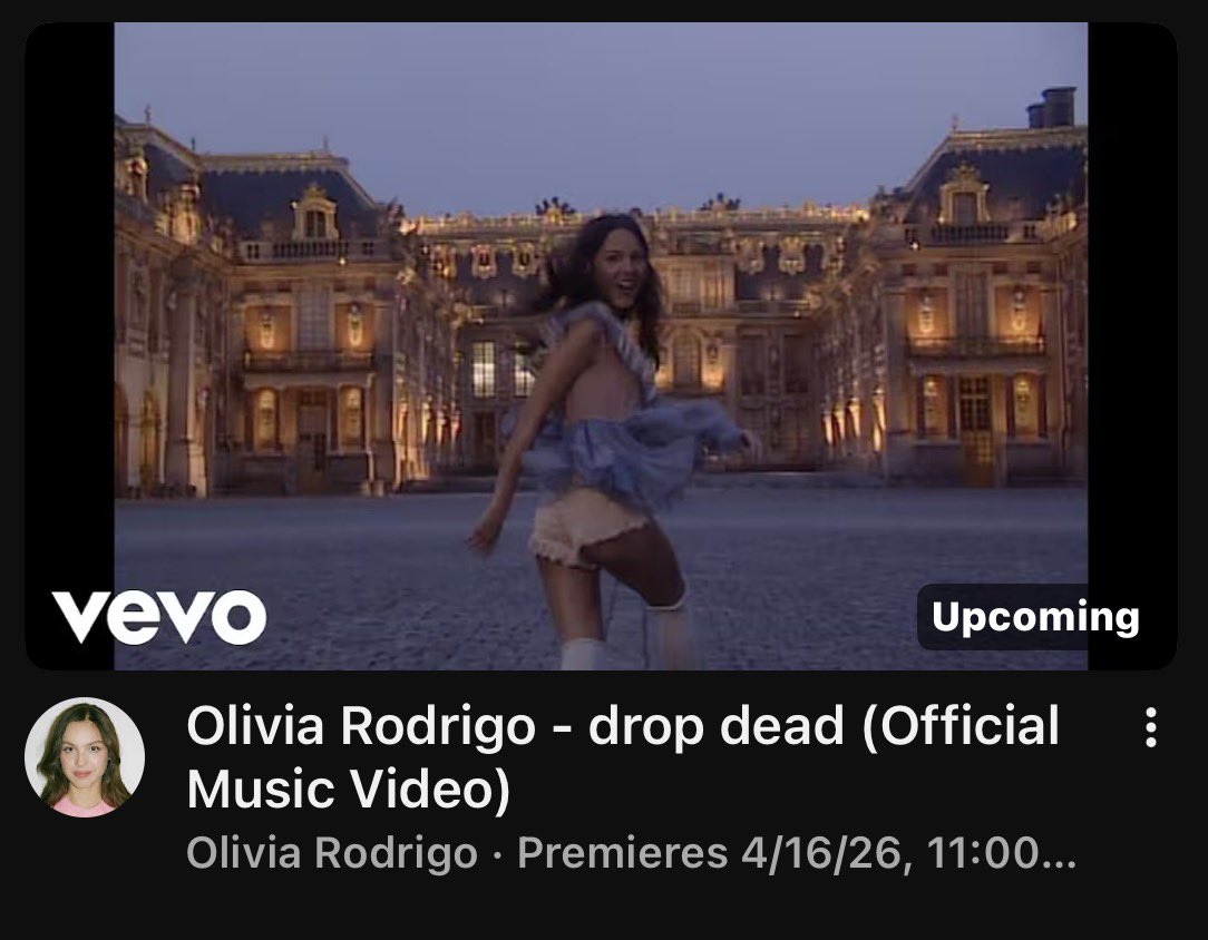 jay loves DROP DEAD 🩷🤍🎸 tweet media