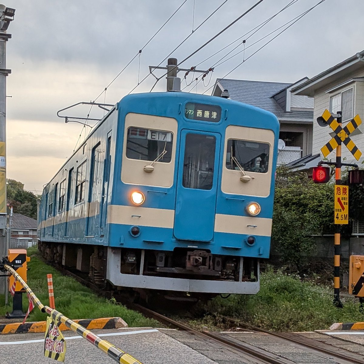 おはようございます。 曇り空☁ 今朝は空気がひんやりとしています。 筑肥線は7:50現在、平常通りに運行中です。 310C～311C〜316C ...
