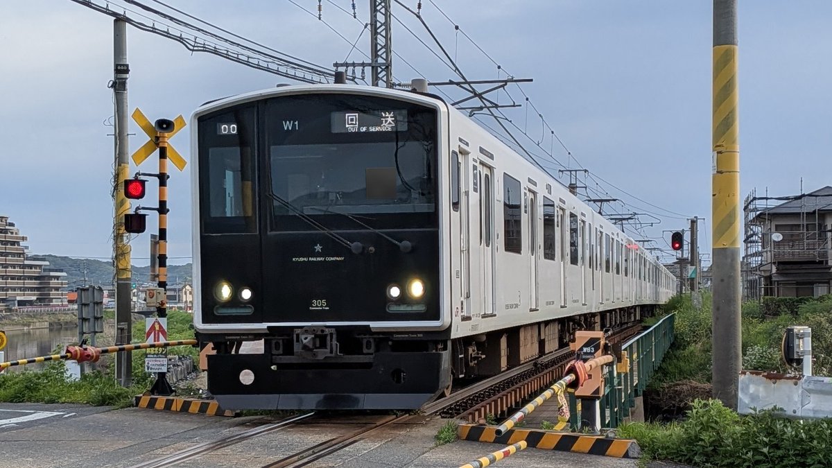 おはようございます。 曇り空☁ 今朝は空気がひんやりとしています。 筑肥線は7:50現在、平常通りに運行中です。 310C～311C〜316C ...