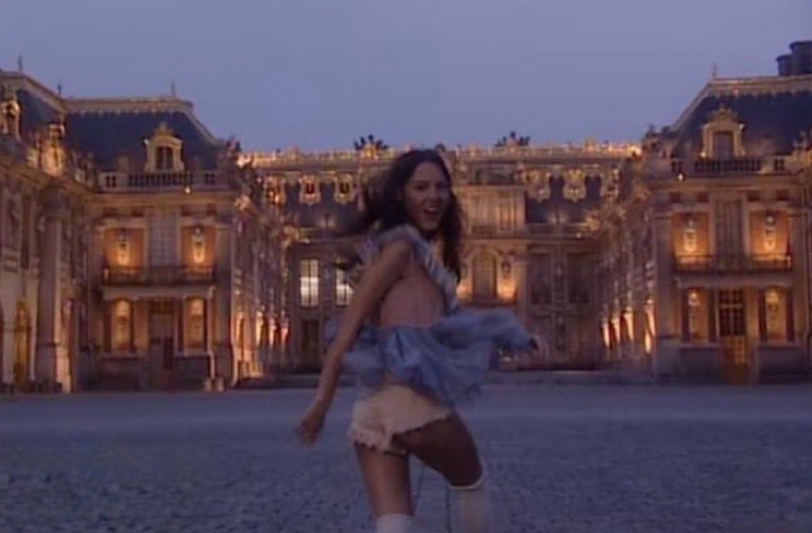 Dany liv laugh love tweet media