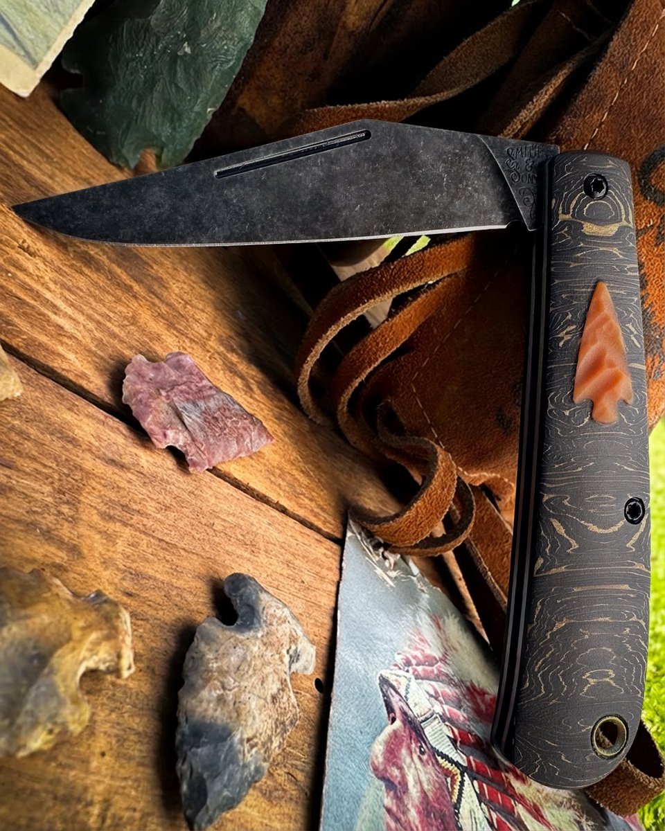 SmithnSonsKnfCo's tweet photo. Returning favorites + new variations.
Fresh Marshland Apache builds with Fat Carbon, paper micarta, and our Blackout Forced Patina Finish are live now.
#knifemaker #customknife #edcgear #madeinusa #fatcarbon #micarta https://t.co/cMhKIlfmFc