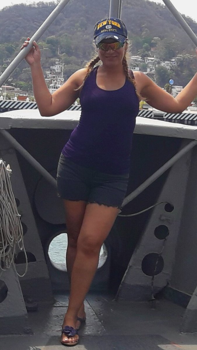 AnneMetalera's tweet image. "SEÑORA" "BECERRA" Yo no tengo la culpa, que usted sea tan envidiosa y tenga la moral por los suelos, si mi belleza le molesta, eso arreglelo con #Dios, alimentese sanamente y tome unos #Drinks los fines de semana, puede empezar a partir de #MañanaEsViernes, ría, tenga sexo, etc.