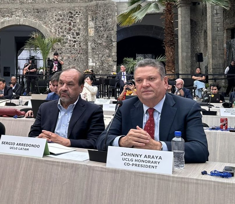 FLACMA_'s tweet photo. #FLACMA participa en sesión de Buró Ejecutivo y Comités Estatutario y Financiero de @uclg_org celebrados en Cd de México 🇲🇽

Participan nuestro Pdte de Consejo de Honor @Johnny_Araya🇨🇷; Pdta de Red de Alcaldesas @Anaamunizneyra🇲🇽 y nuestro SrioGral, junto a alcaldes de 🇪🇨 y 🇨🇱 https://t.co/4eWEMrn8C2