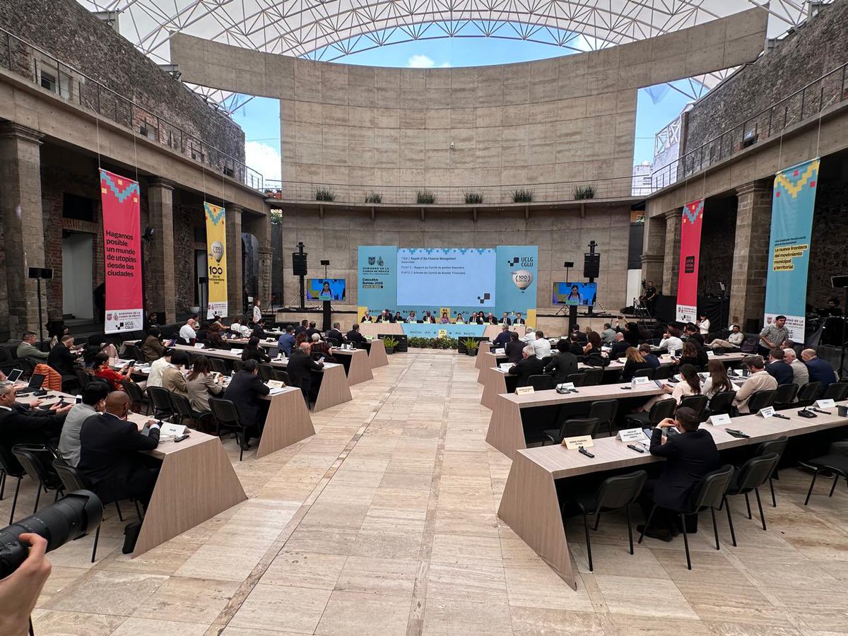 FLACMA_'s tweet photo. #FLACMA participa en sesión de Buró Ejecutivo y Comités Estatutario y Financiero de @uclg_org celebrados en Cd de México 🇲🇽

Participan nuestro Pdte de Consejo de Honor @Johnny_Araya🇨🇷; Pdta de Red de Alcaldesas @Anaamunizneyra🇲🇽 y nuestro SrioGral, junto a alcaldes de 🇪🇨 y 🇨🇱 https://t.co/4eWEMrn8C2