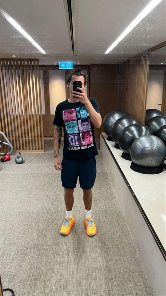 Sabe quem nao acha isso? O Harry styles