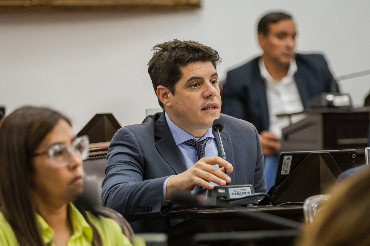 mariomercadoa's tweet photo. #Sanagasta.

 @LegislaturaLR aprobó hoy la Ley del Consejo de la Magistratura.

Un paso clave para fortalecer el Poder Judicial en La Rioja 

Con la Participación destacada del diputado @fedesbiroli en el tratamiento y defensa del proyecto como presidente de la comisión https://t.co/aY7EMjos3M