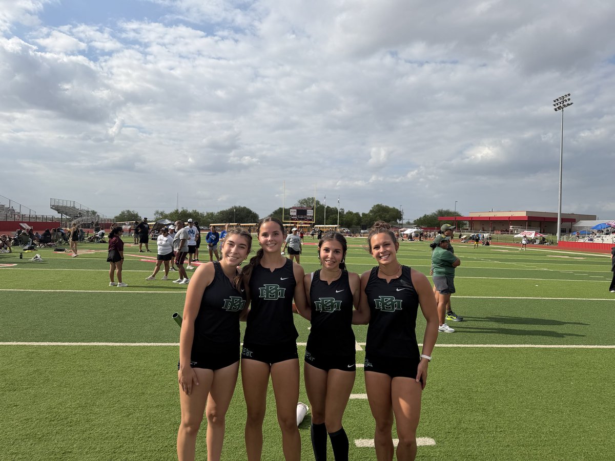 MarionTrack's tweet photo. Girls 4x2 takes 2nd at area!!
#RelayRoyalty
#RideOnToRegional
#surviveAndAdvance https://t.co/TcDAvU6iZx