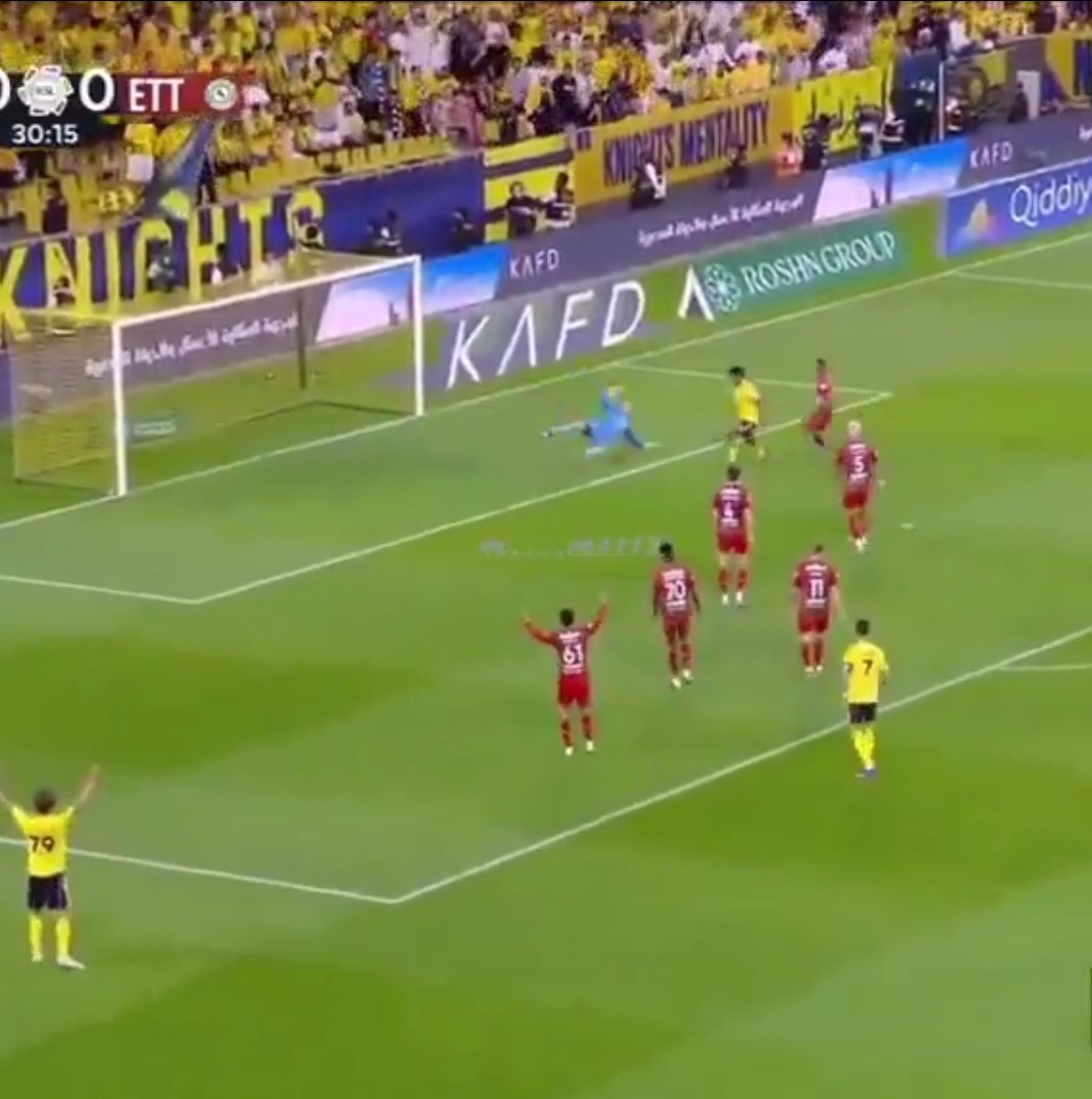 النصر عشق العظماء💛💙 tweet media