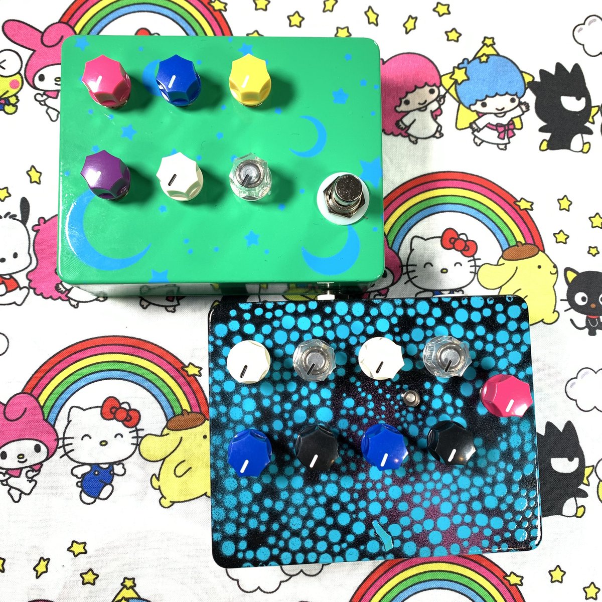 if u want me to pay my taxes
u’d better come over with a crucifix
u’re gunna have to nail me down… 🌊
@ digdugDIY.etsy.com
🎷🌝👨🏻‍🚀🎨💋
• MODDED YAMAHA REX50
• MODDED EHX SMMH
• COSMIC GOSSIP STEREO
• TAMAGOTCHI PARADISE SP404
• MOONWALKER SUPREME SUPREME
• THE WEIGHT