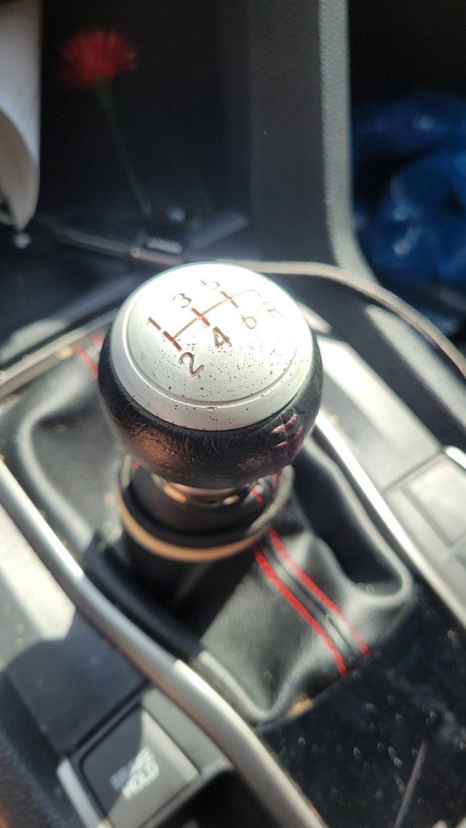 AriRose @Weebcon tweet media