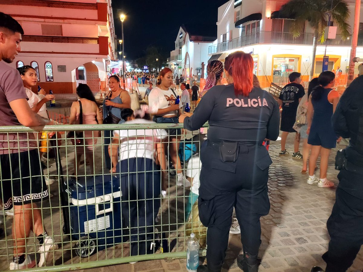 SCVallarta's tweet photo. Se cumplió el objetivo gracias a la labor de prevención
de la Comisaría de Seguridad Pública y Vialidad Municipal, que reafirma su compromiso de seguir trabajando las 24 horas del día, los 365 días del año, para mantener el orden y la paz social que caracteriza a Puerto Vallarta. https://t.co/5m6vO3yw9z
