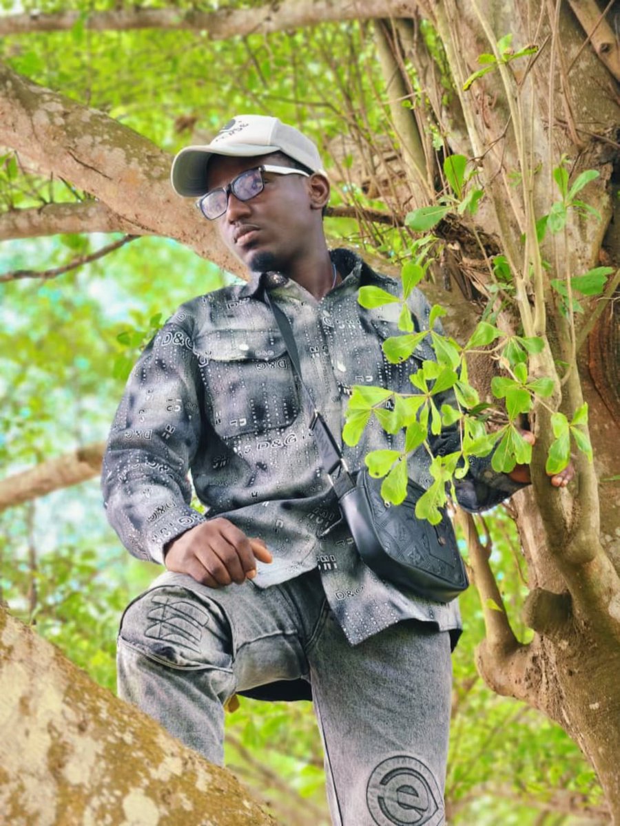 Festus The Designer tweet media