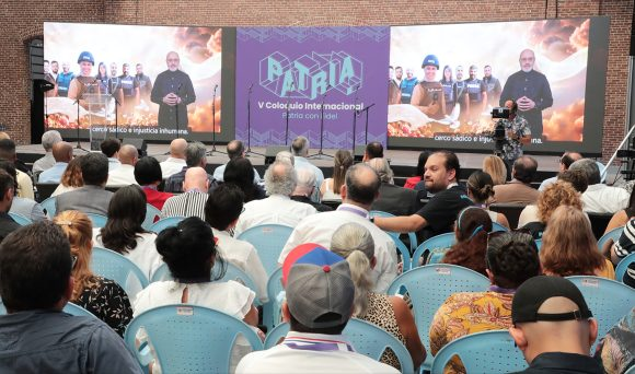 finanzasprecios's tweet photo. Comenzó hoy, la V edición del Coloquio Internacional Patria, con  la participación de unos 150 invitados internacionales provenientes de 25 países, expertos cubanos y miembros del cuerpo diplomático acreditado  en la Isla. #PatriaConFidel 
https://t.co/7OgvttT2ky @cubadebatecu https://t.co/VMztlVbmcc